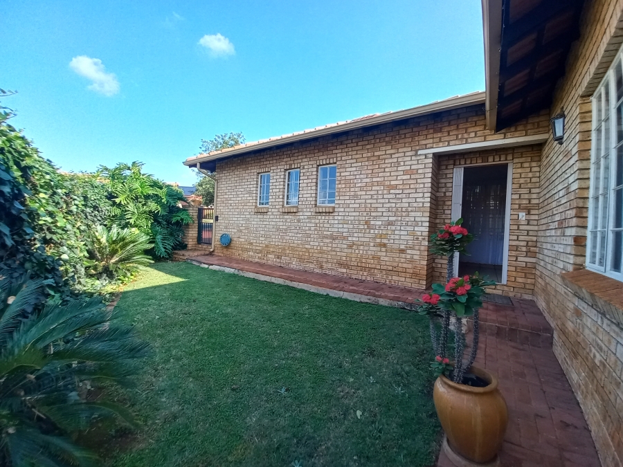3 Bedroom Property for Sale in Safari Gardens North West